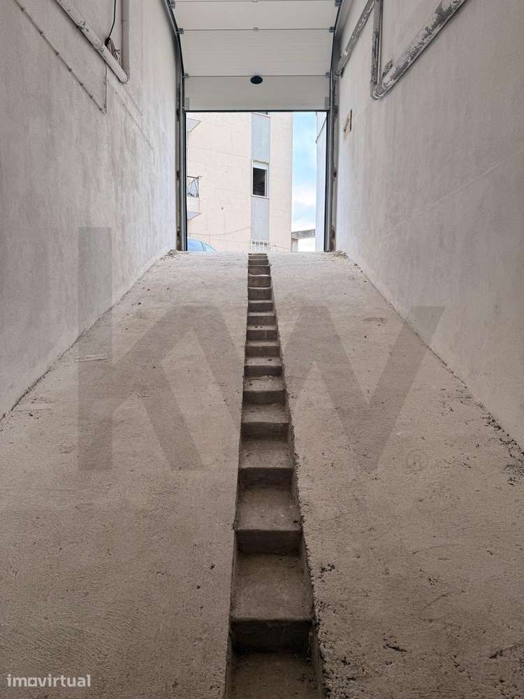 Garagem  para venda no centro do Montijo – Excelente oportunidade - Grande imagem: 3/7