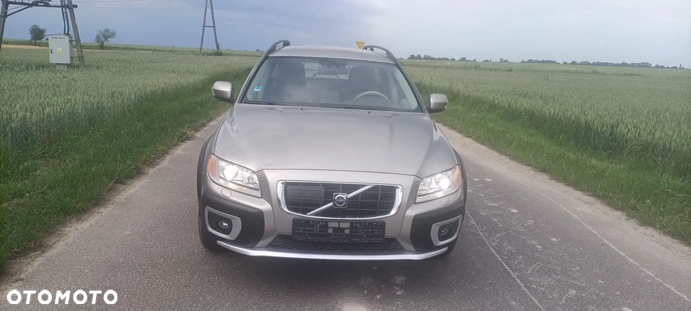 Volvo XC 70 - 1