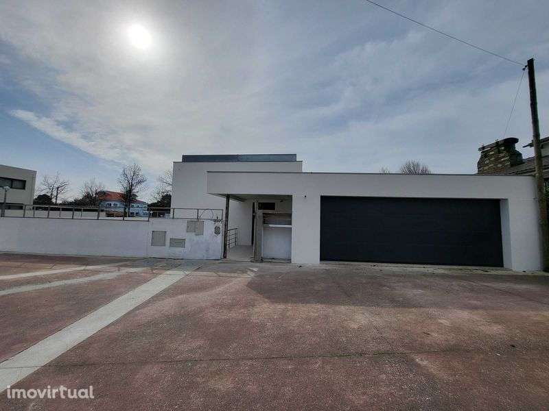 Moradia independente T4 - Ovar - Grande imagem: 4/12