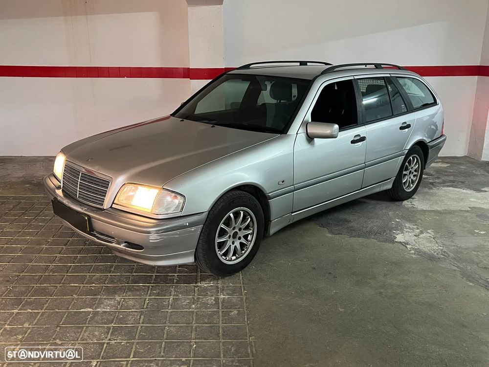 Mercedes-Benz C 220 D - 16