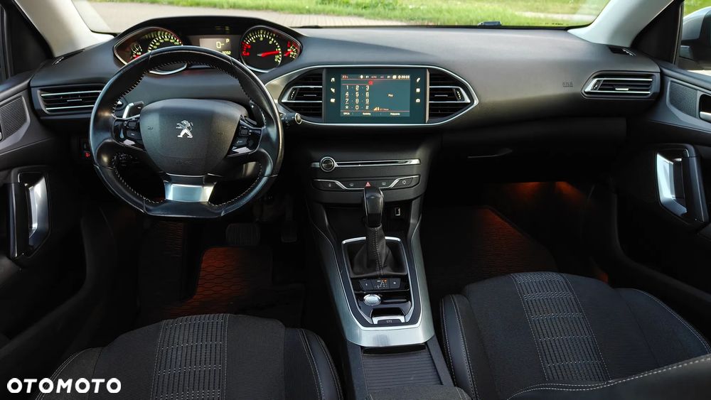 Peugeot 308 1.5 BlueHDi Allure S&S EAT6 - 14