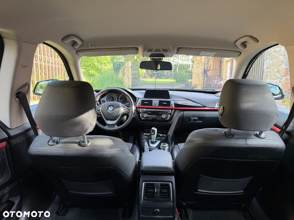 BMW Seria 3 320i - 8