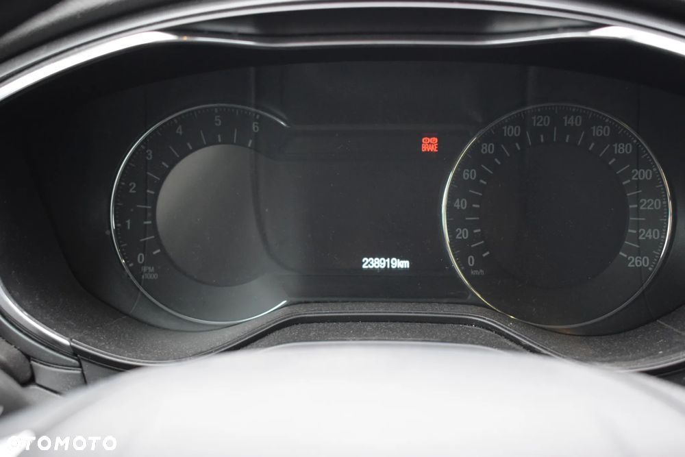 Ford Mondeo 2.0 TDCi Titanium PowerShift - 11