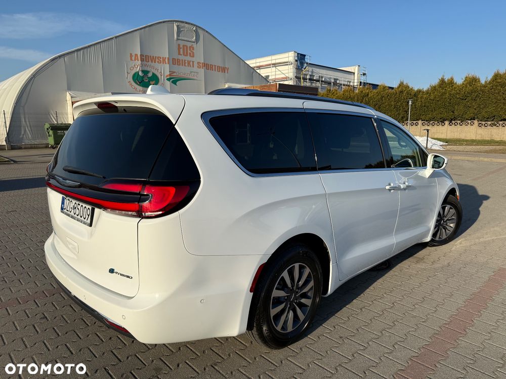 Chrysler Pacifica - 10
