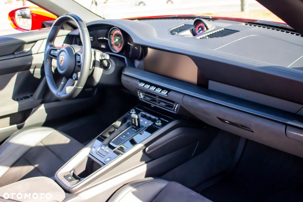 Porsche 911 Targa 4 GTS - 33