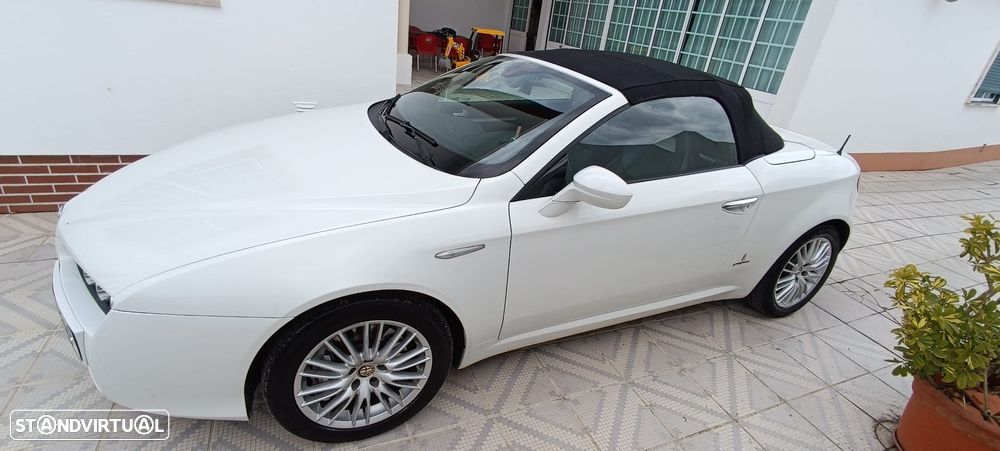 Alfa Romeo Spider 2.4 JTDM - 17