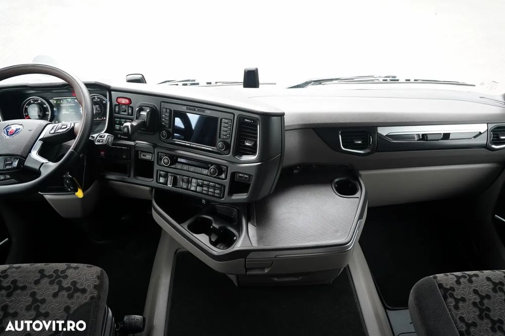 Scania R 450 / 7,7 m CORTINĂ / 6x2 / ACOPERIȘ RIDICAT / PUNTE RIDICATĂ / DIRECȚIE / DHOLLANDIA RIDICATĂ 3.500 KG / AER CONDIȚIONAT PARCARE / EURO 6 - 31