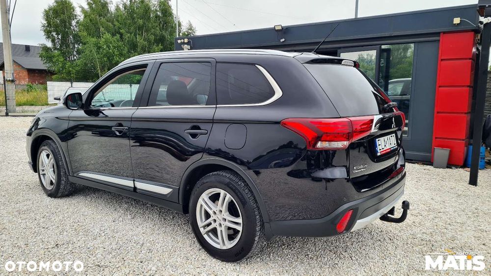 Mitsubishi Outlander - 2