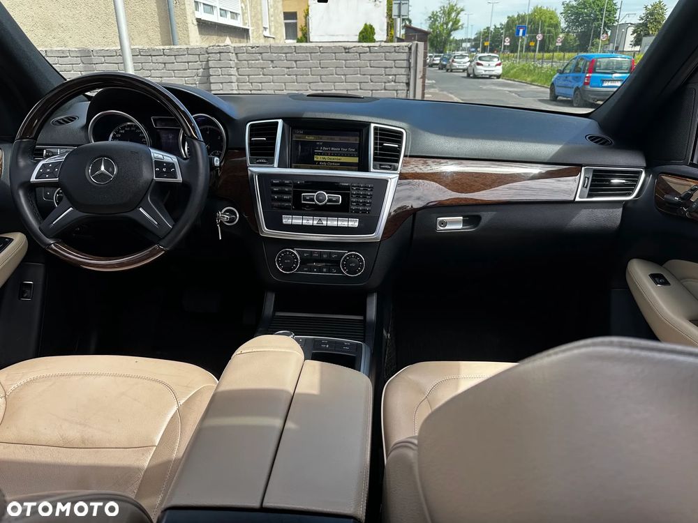 Mercedes-Benz ML - 7