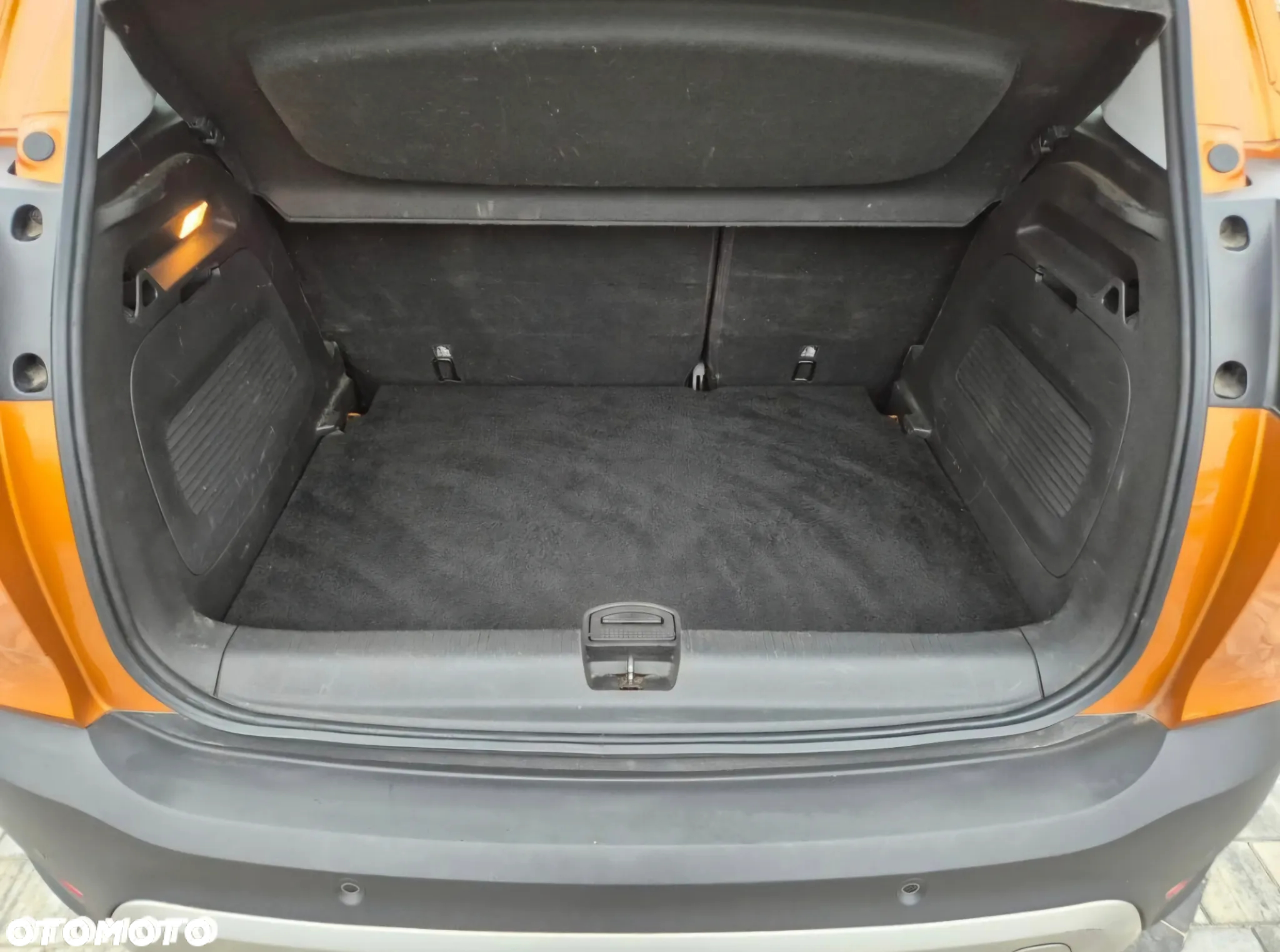 Opel Crossland X - 16