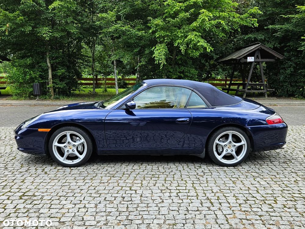 Porsche 911 Carrera 4 - 3