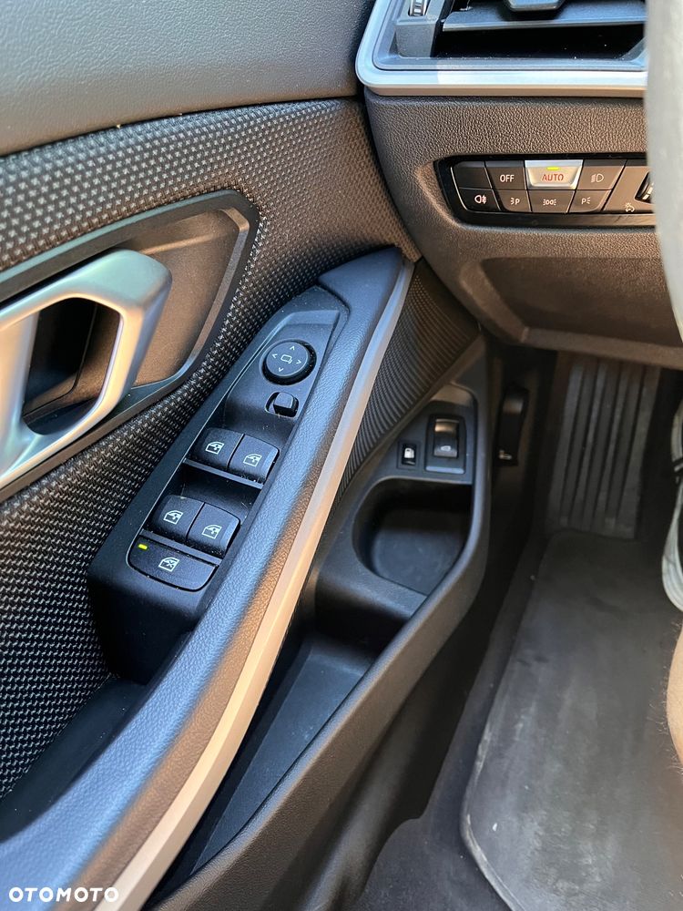 BMW Seria 3 - 22