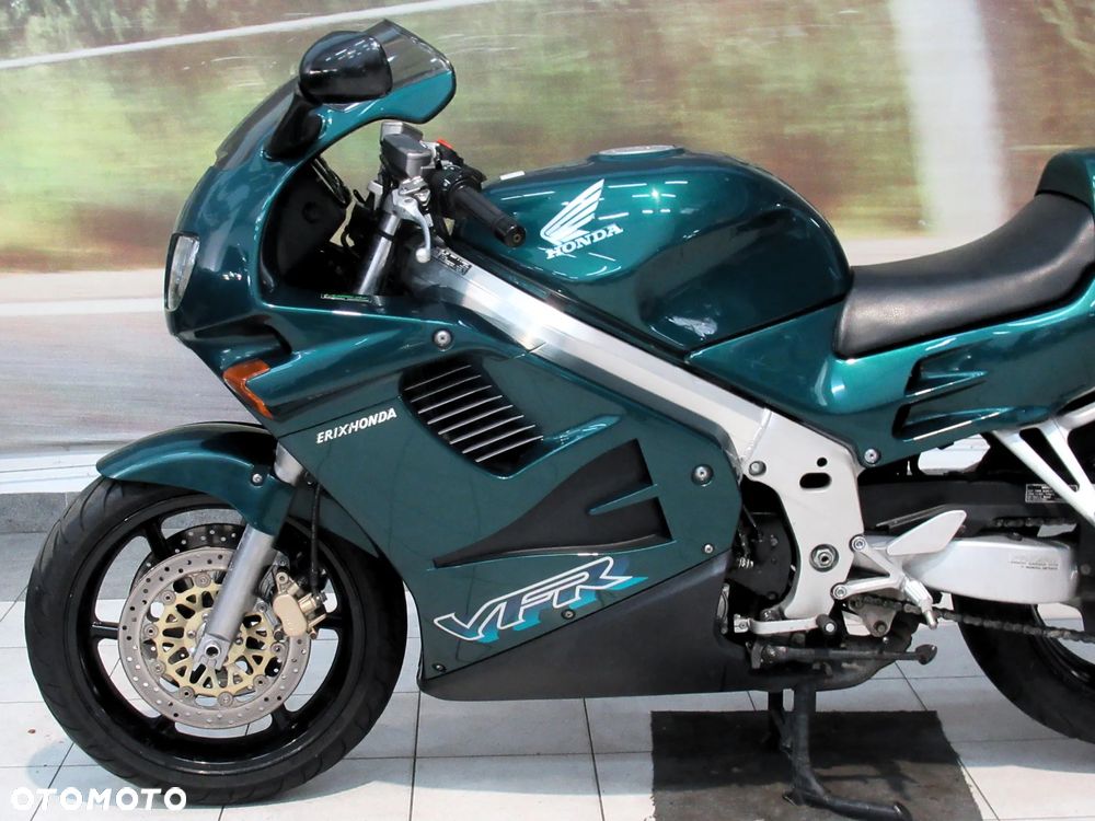 Honda VFR - 15
