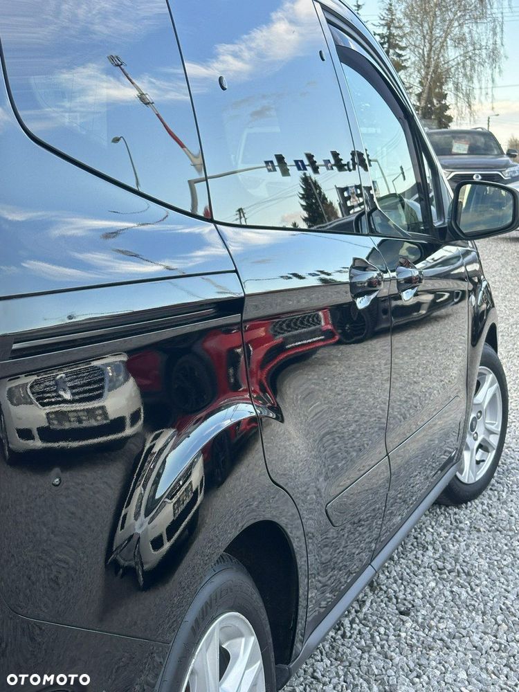 Ford Tourneo Courier - 27
