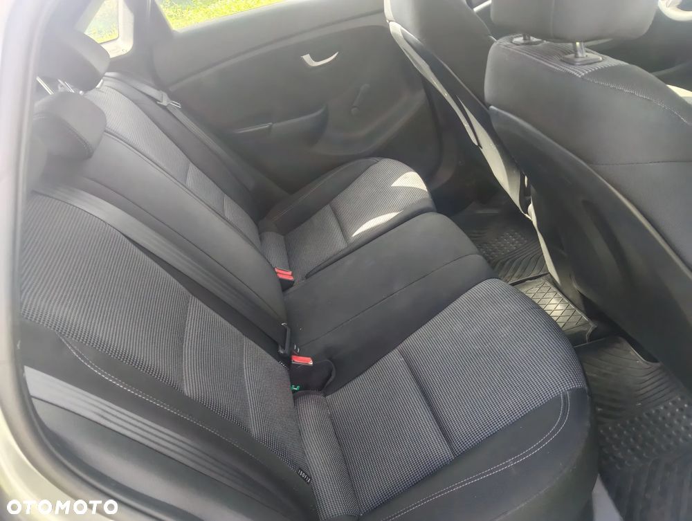 Hyundai i30 1.4 CRDi Classic + - 7