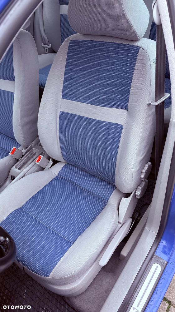 Volkswagen Golf - 23