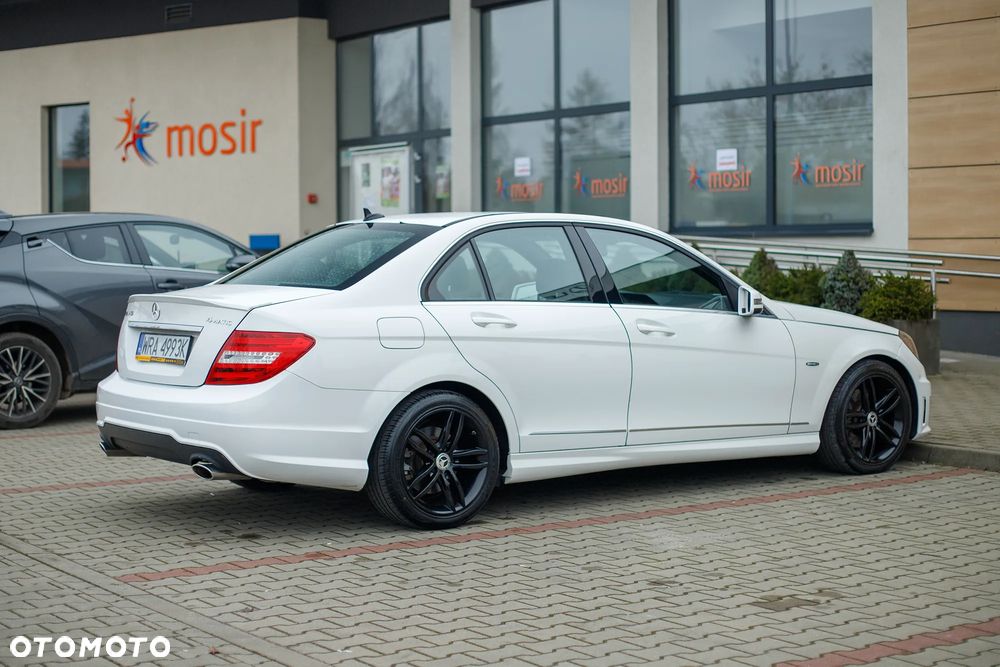 Mercedes-Benz Klasa C 350 4Matic 7G-TRONIC Avantgarde Edition - 4