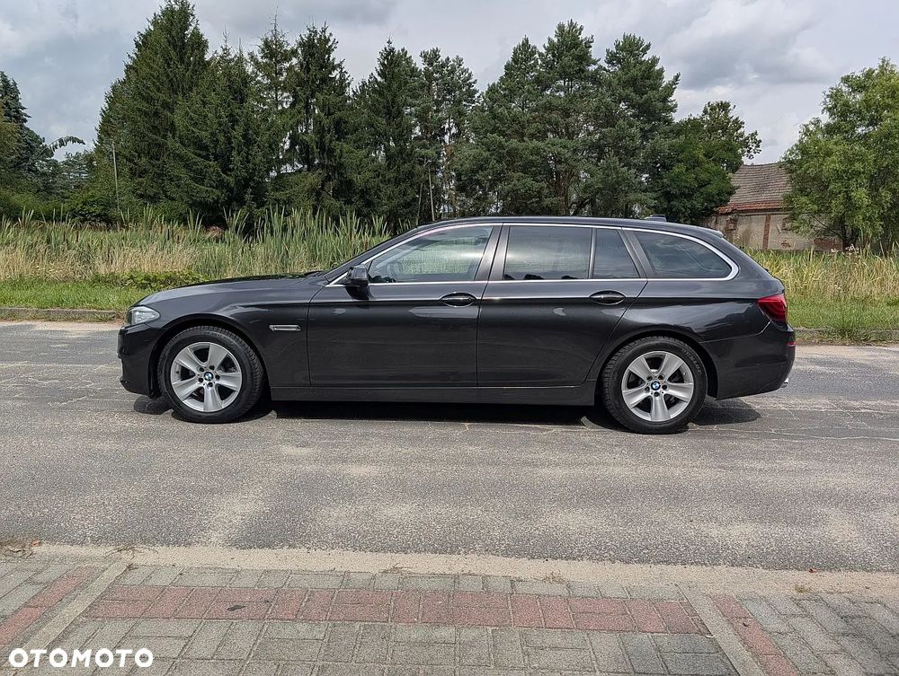 BMW Seria 5 520d Sport Line - 4