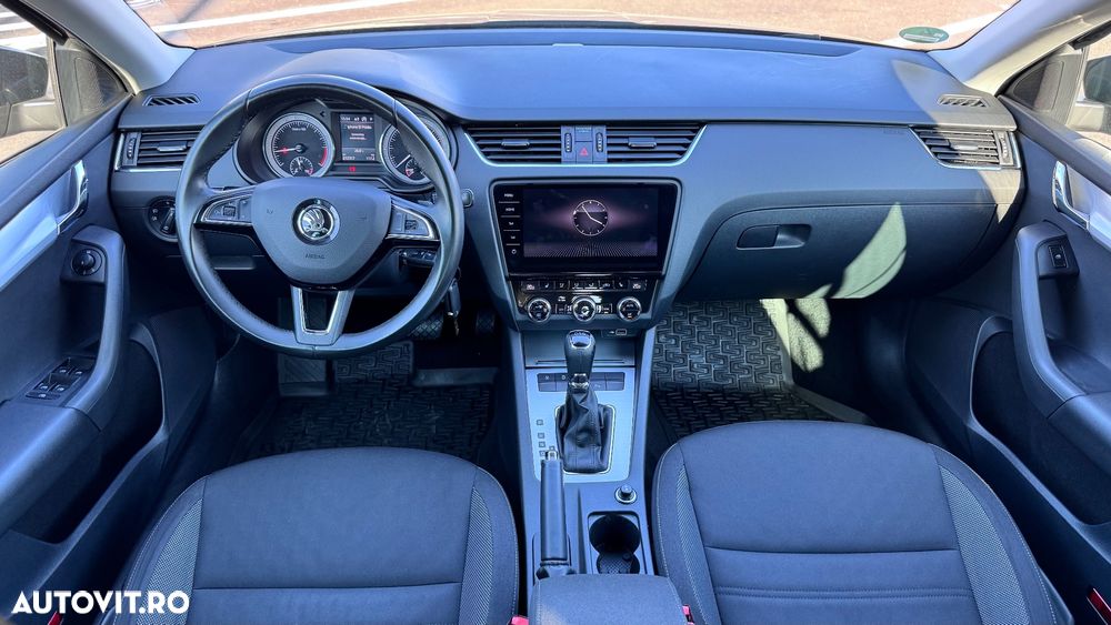 Skoda Octavia 2.0 TDI DSG Ambition - 6
