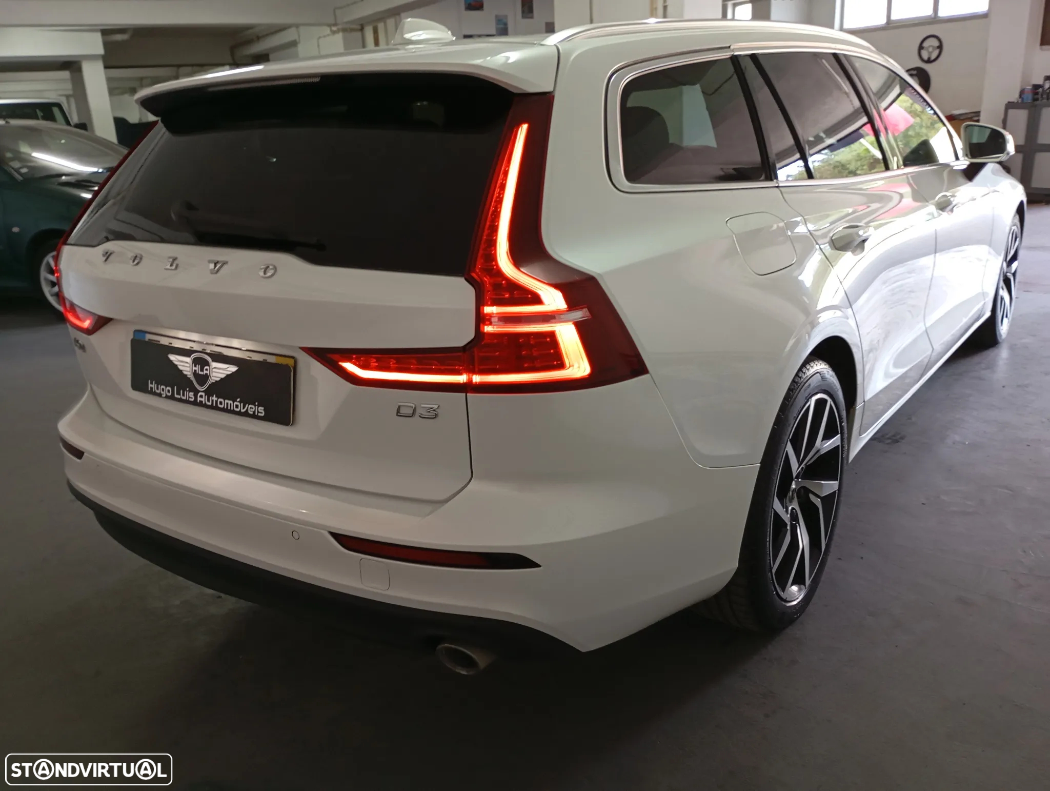 Volvo V60 2.0 D3 Momentum Geartronic - 8