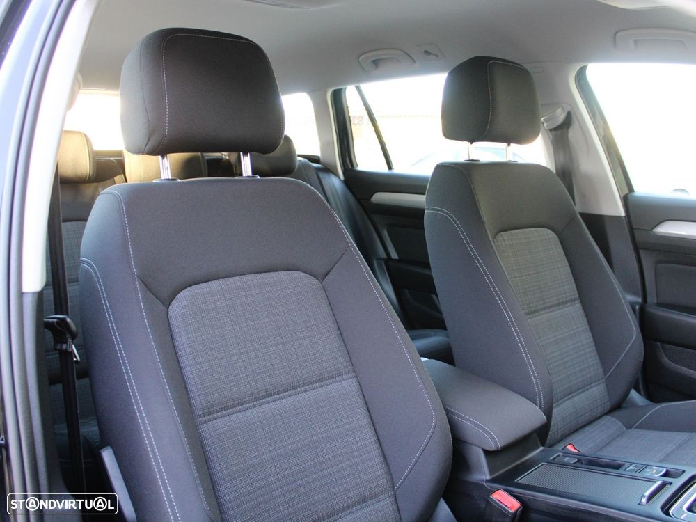 VW Passat Variant 2.0 TDi Business DSG - 61