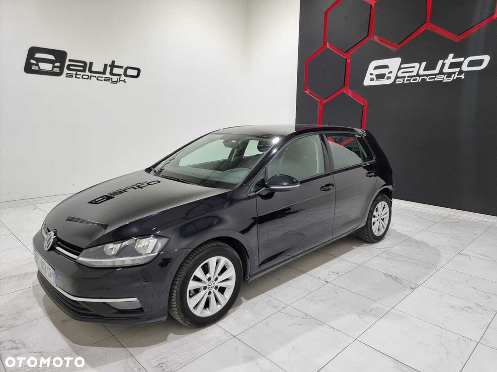 Volkswagen Golf - 1
