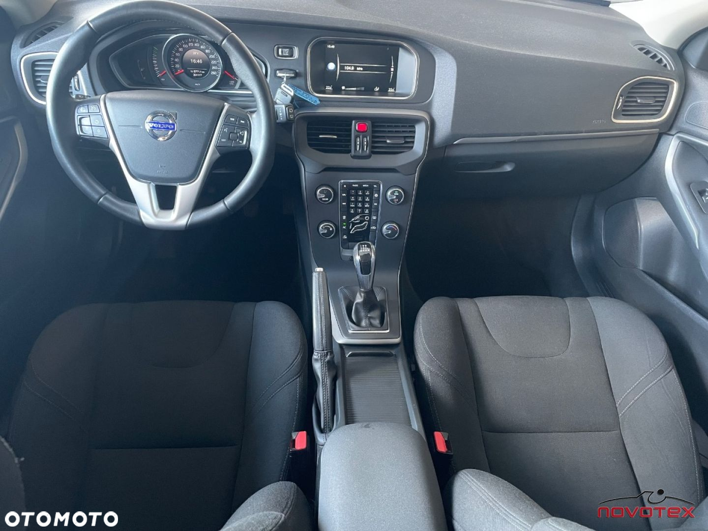 Volvo V40 D3 Summum - 10