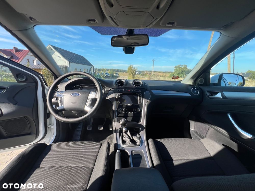 Ford Mondeo - 23