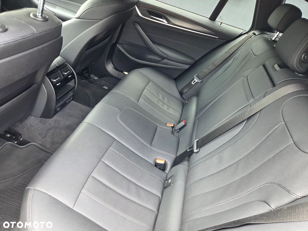 BMW Seria 5 520d xDrive M Sport sport - 15