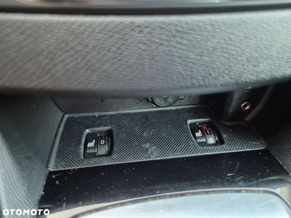 Peugeot 308 HDi FAP 92 Active - 12