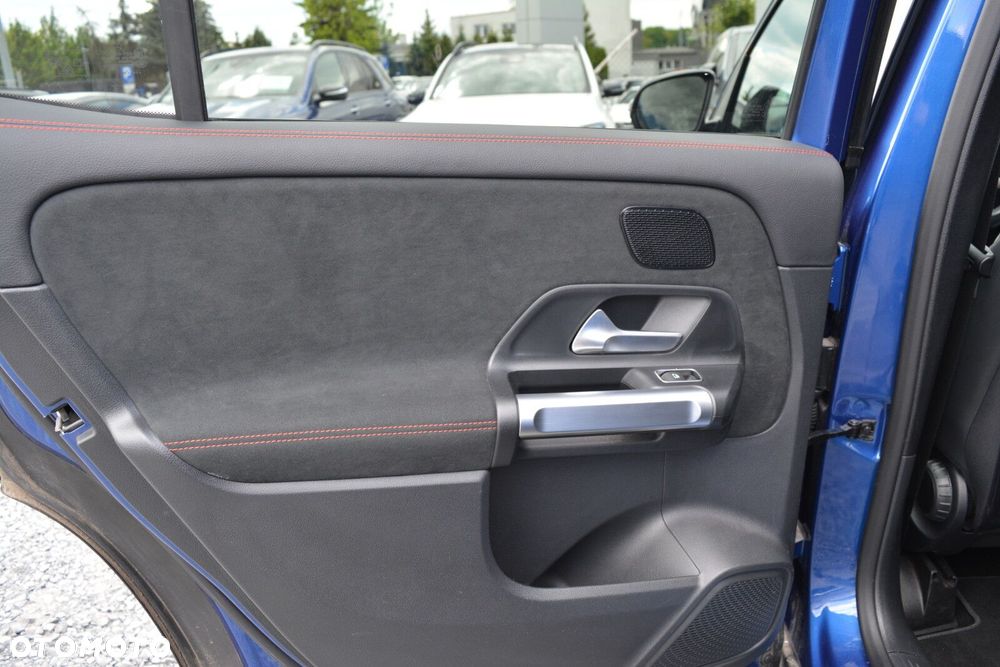 Mercedes-Benz GLB 200 d 4-Matic AMG Line 8G-DCT - 27