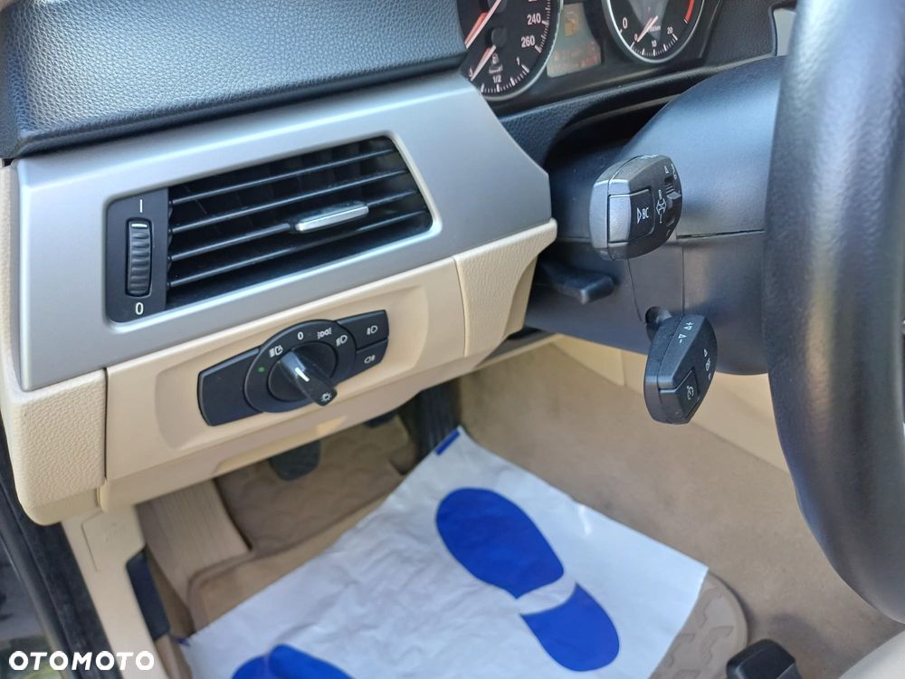 BMW Seria 3 320d - 16