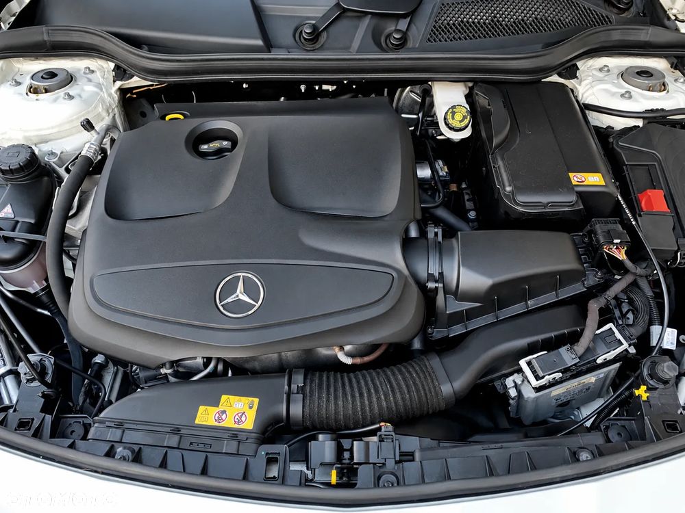 Mercedes-Benz CLA 250 4Matic 7G-DCT AMG Line - 38