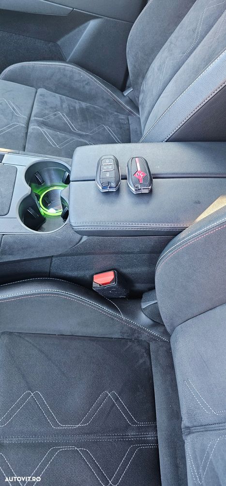 DS Automobiles DS 7 Crossback 1.6 PHeV FWD 225 EAT8 PERFORMANCE LINE + - 32