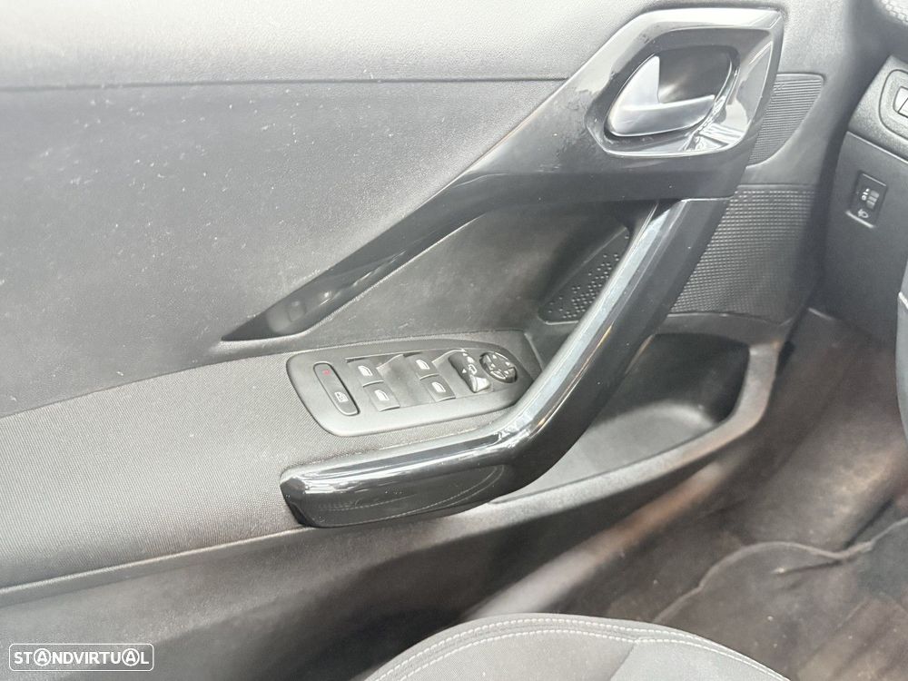 Peugeot 208 1.2 PureTech Allure - 14