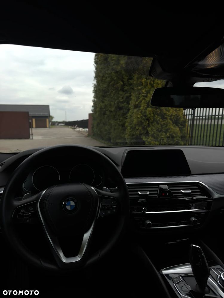 BMW Seria 5 520d xDrive Sport Line sport - 11