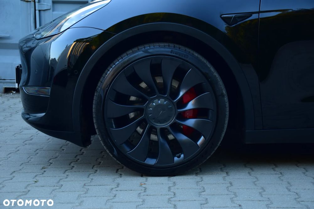Tesla Model Y - 9
