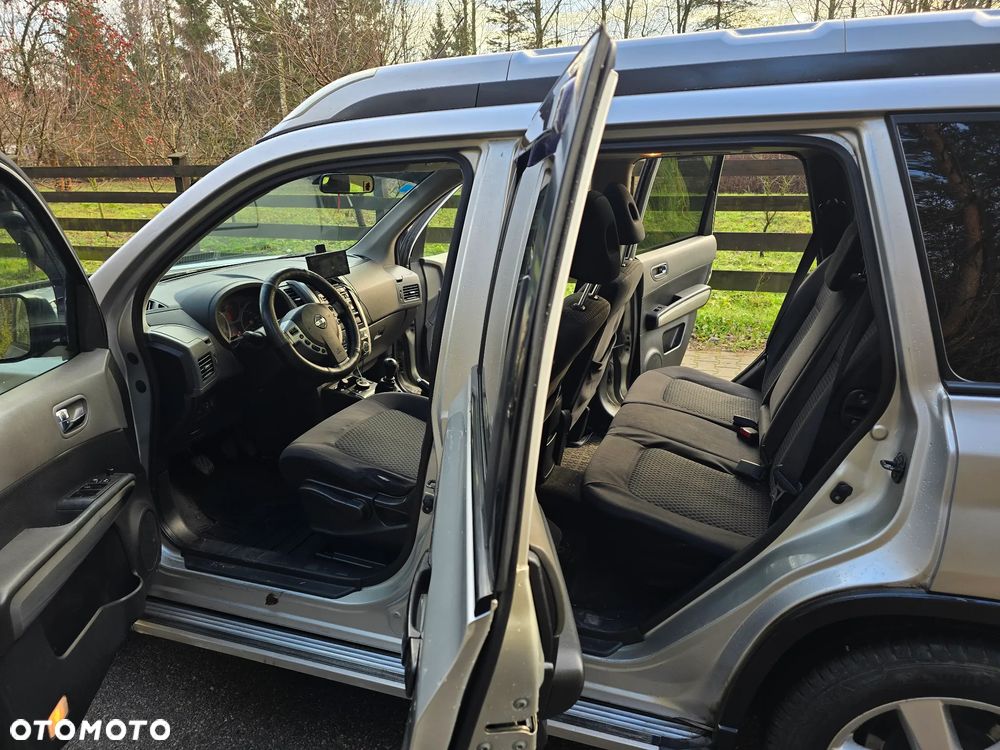 Nissan X-Trail 2.0 dCi 4x4 DPF Platinum - 16