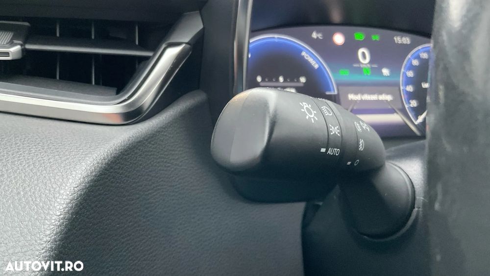 Toyota Corolla TS 1.8 HSD Dynamic - 25