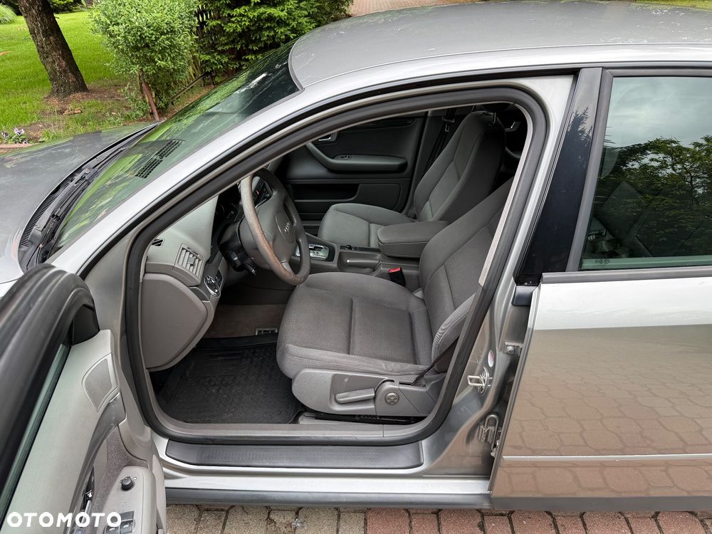 Audi A4 Limousine - 7