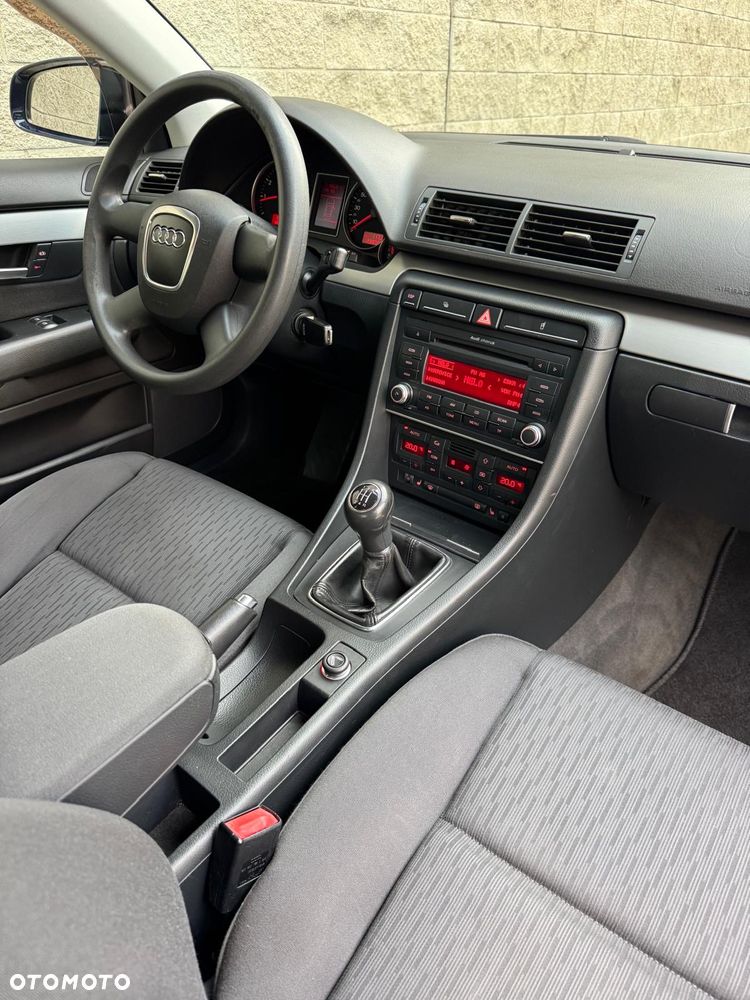 Audi A4 Limousine - 16