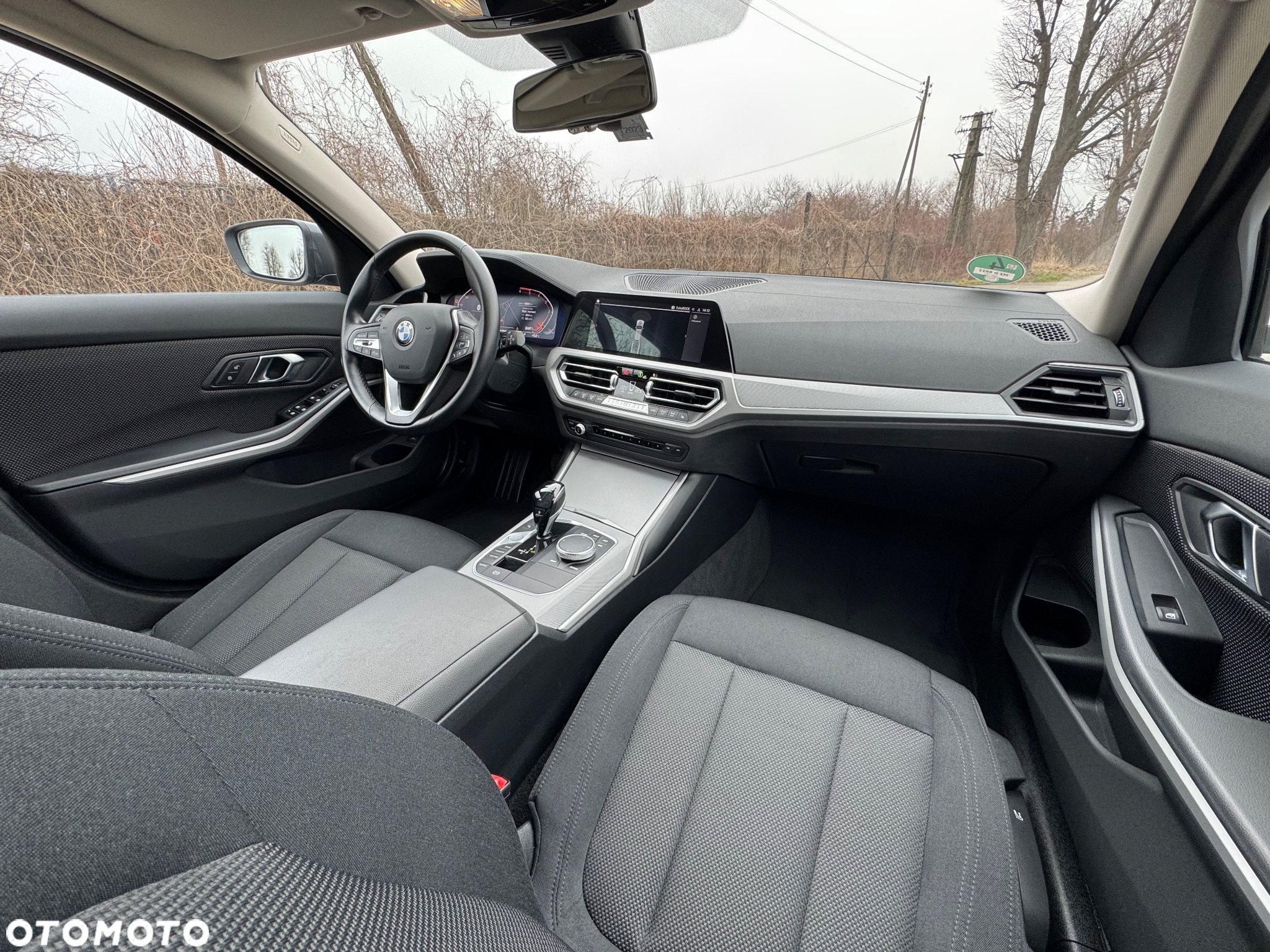 BMW Seria 3 320d Touring xDrive - 28