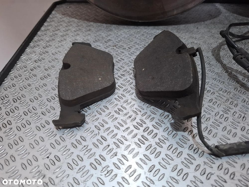 Tarcze hamulcowe klocki przód komplet 34,5 średnica BMW 5 F10 - F11 rok 2014 - 3