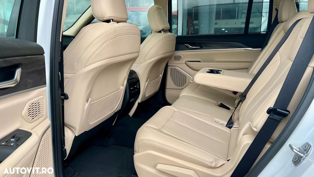 Jeep Grand Cherokee - 27