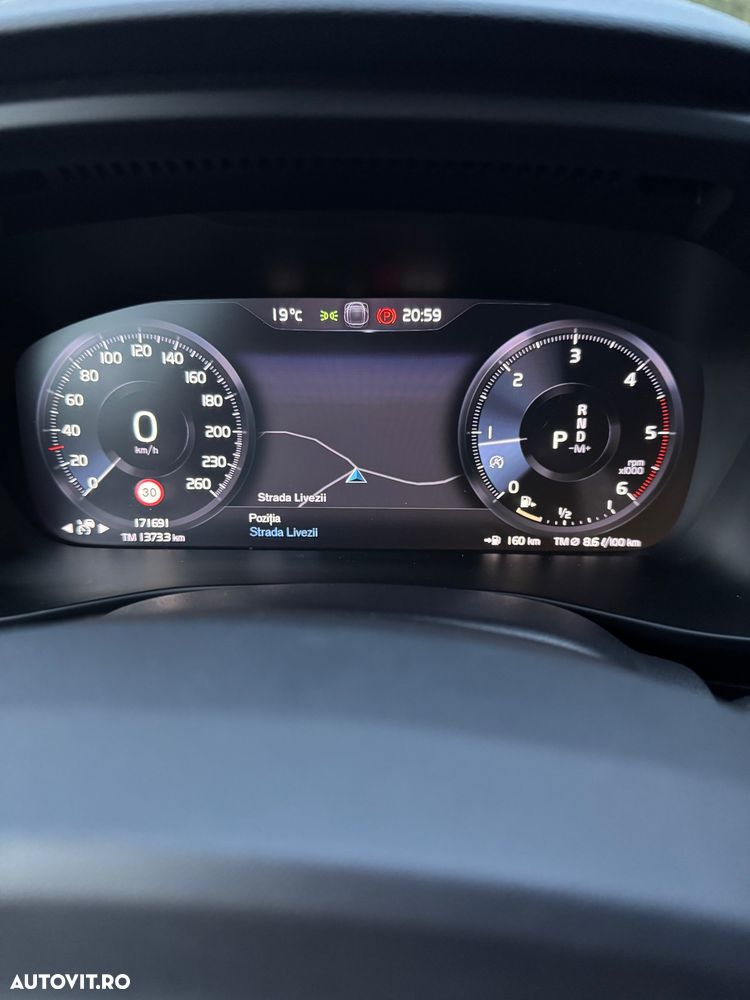 Volvo XC 40 D4 AWD Geartronic Momentum - 12