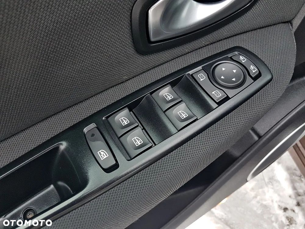 Renault Scenic dCi 130 FAP Luxe - 16