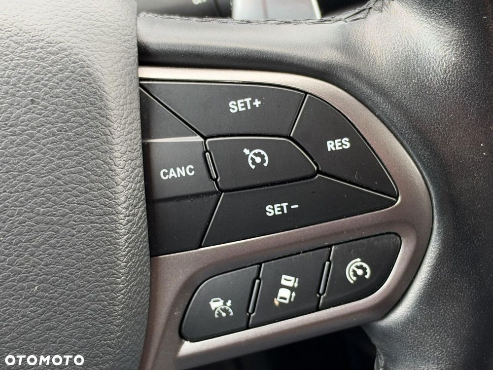 Jeep Cherokee - 21