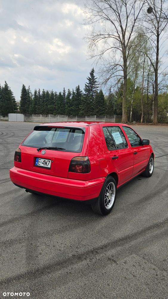 Volkswagen Golf 1.8 - 5