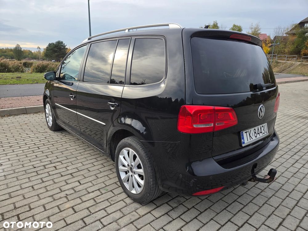 Volkswagen Touran 2012 photo 5
