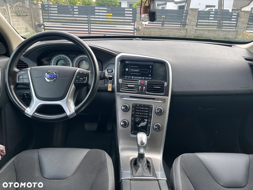 Volvo XC 60 D4 Geartronic Momentum - 8